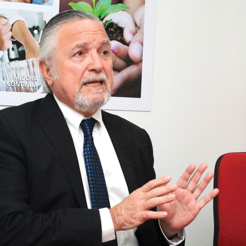 Foto Omar Romano.jpg