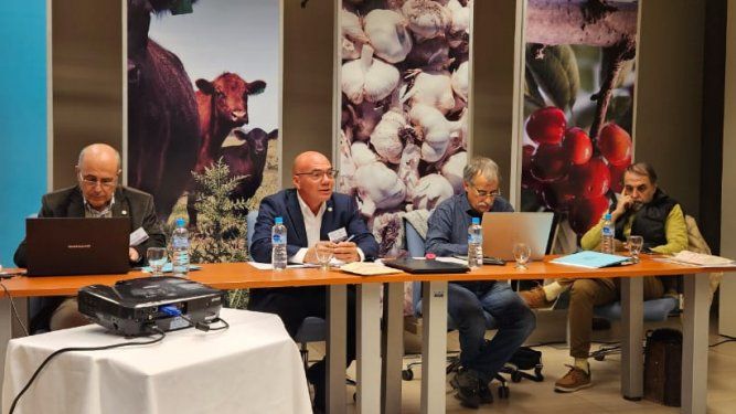 La telemedicina, el marco regulatorio, la receta electrónica y la presencia institucional de la entidad fueron los puntos más destacados en el segundo Plenario FeVA 2023.&nbsp;