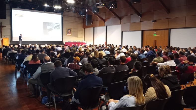 Veterinarios de todo el país en las Jornadas Taurus sobre reproducción bovina.