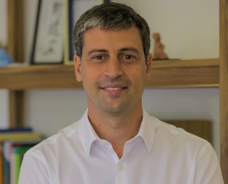 Sebastián Perretta, director ejecutivo de negocios de Biogénesis Bagó, indicó que esta adquisición les permitirá expandirse dentro del mercado brasilero de animales de compañía.