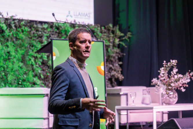 Ramiro Llamas, con foco en la salud de los porcinos.