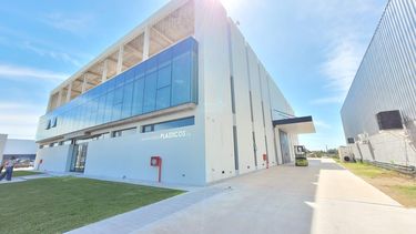 La nueva planta de Laboratorios Plásticos cuenta con tecnología de punta.