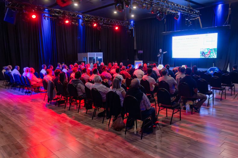 CEVA reunió expertos en el lanzamiento de su nueva solución aviar.