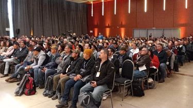 A sala llena, el IRAC dio inicio a su SimposioInternacional de Reproducción Animal el cual se extenderá hasta el 16 deagosto.