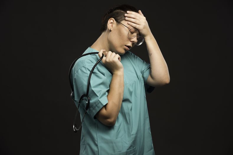 Predomina la violencia verbal: un 81% de los veterinarios encuestados reportó insultos, amenazas e intimidaciones.