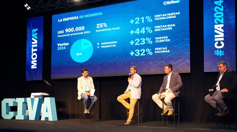 Grandes, en el campo. MV Antonio Castelletti; MV Juan Ignacio Charaf y MV José Germán Luberriaga (Fortín Oeste Veterinaria) y Luciano Farisano (El retorno Agroveterinaria).