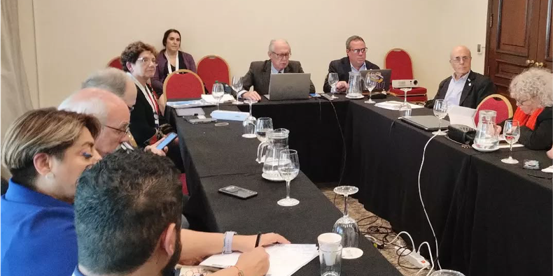 La participación de FeVA refleja su compromiso con la cooperación regional y el avance de la profesión veterinaria.
