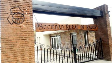 El encuentro organizado por CARBAP tiene lugar en la Sociedad Rural de Rauch.