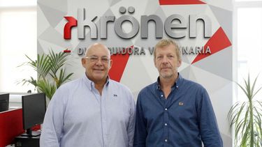 Daniel Otamendi, líder en KrönenVet y Javier Esteban, socio de la empresa.